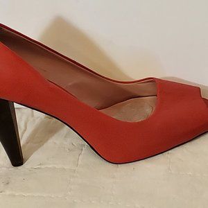 Gwyneth Red leather peep toe pump